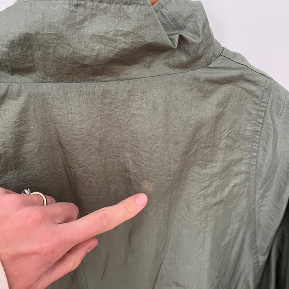Vintage 90s sage green nylon rain jacket with button detailing. Size L - Picture 6 of 6